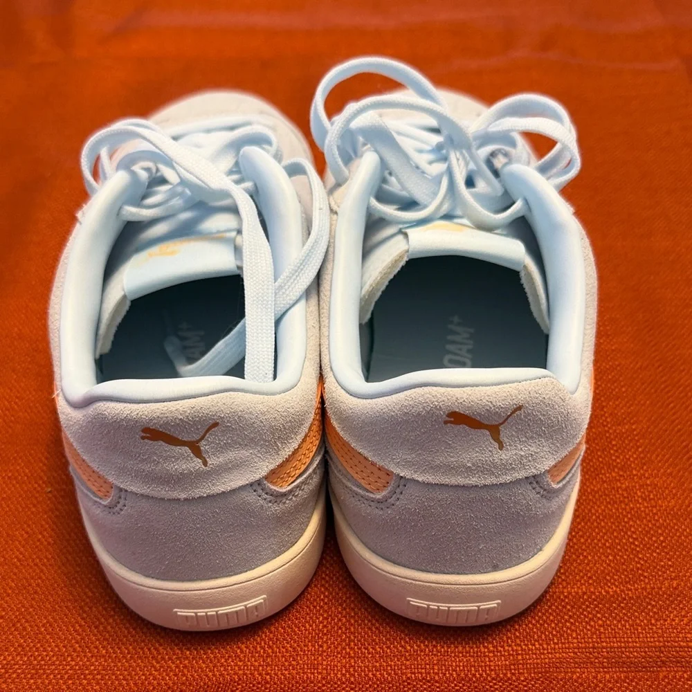 Puma Women's Icy Blue and Peach soft foam Sneakers Woman size 9.5